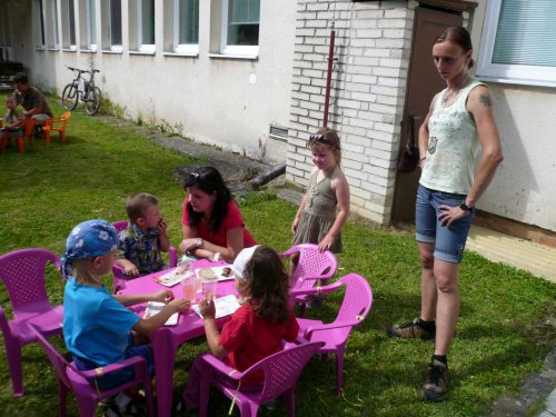 Opékání špekáčků v MŠ - 29.6.2011